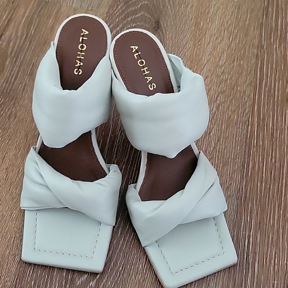 ALOHAS HEELS